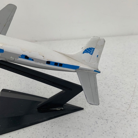 Vintage 1980s Pan American 6110C Airplane Model and Display Stand - Picture 10 of 16